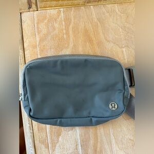 Lululemon Everywhere Belt Bag, One Size, Grey
